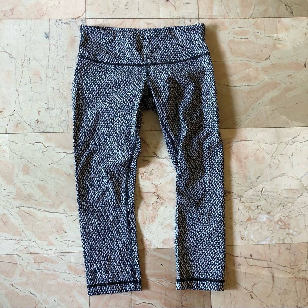 Lululemon workout capris